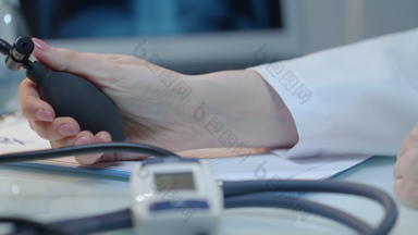 测量血压力血压力检查护士手测量压力